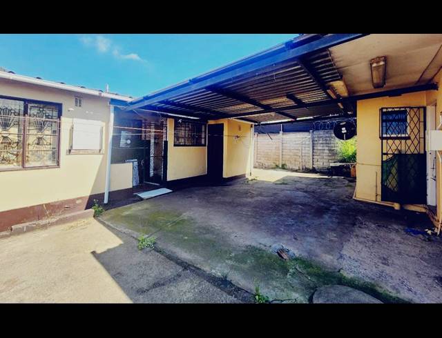 2 BEDROOM FREESTANDING FOR SALE IN BAKERVILLE HEIGHTS